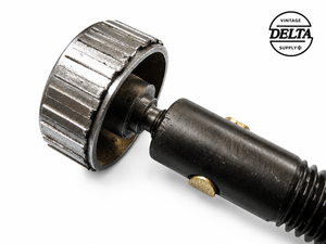 LOCK KNOB FOR THE TABLE HEIGHT ADJUSTMENT ON A VINTAGE DELTA DELUXE 6-INCH JOINTER