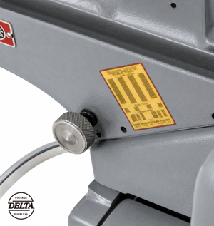 LOCK KNOB FOR THE TABLE HEIGHT ADJUSTMENT ON A VINTAGE DELTA DELUXE 6-INCH JOINTER